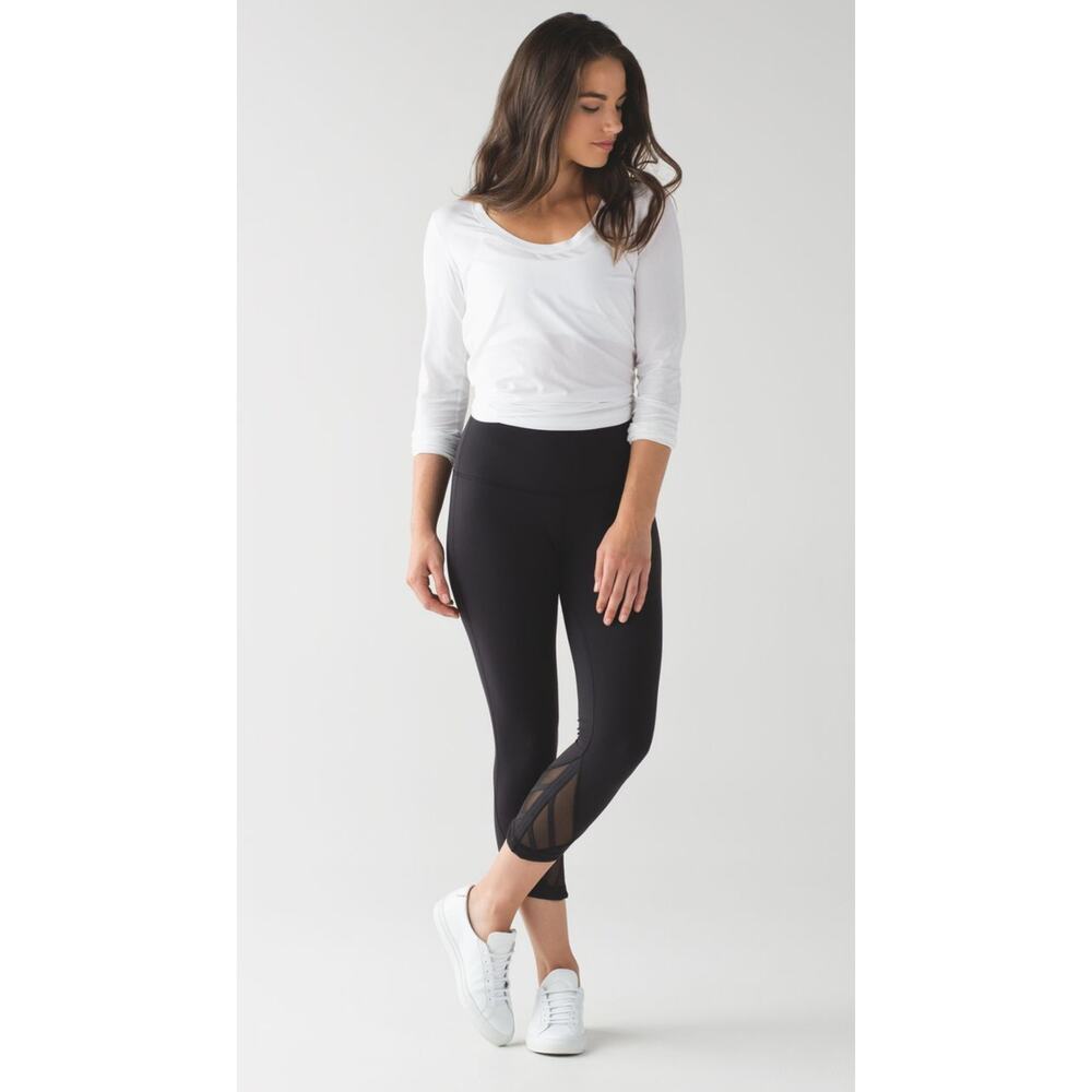 Lululemon Essential Rhythm Crop Mesh Size 4 Black
